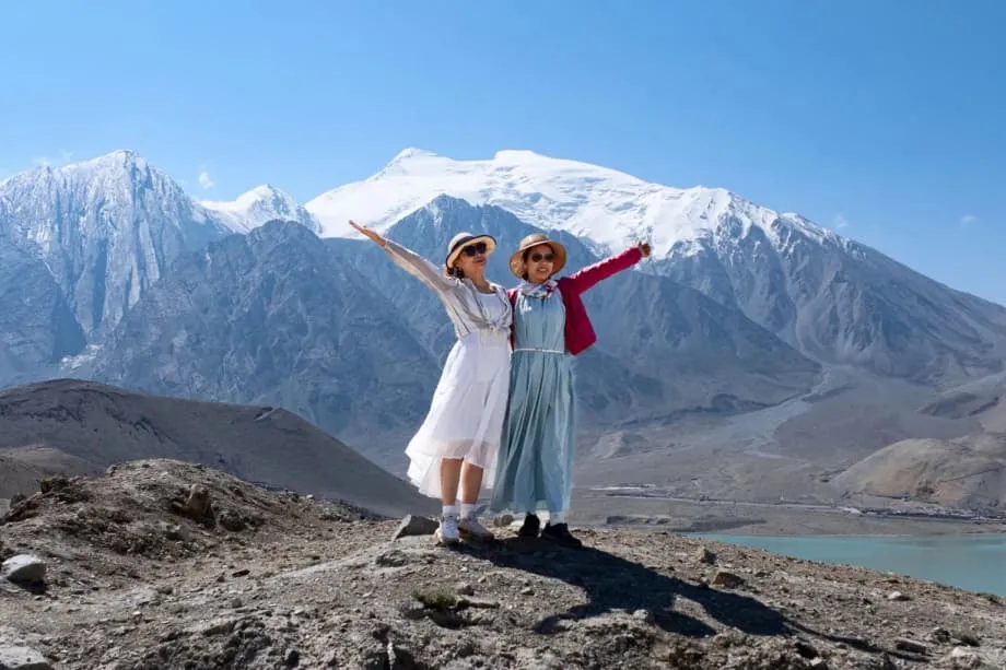 O boom do turismo em Xinjiang esconde problemas mais profundos