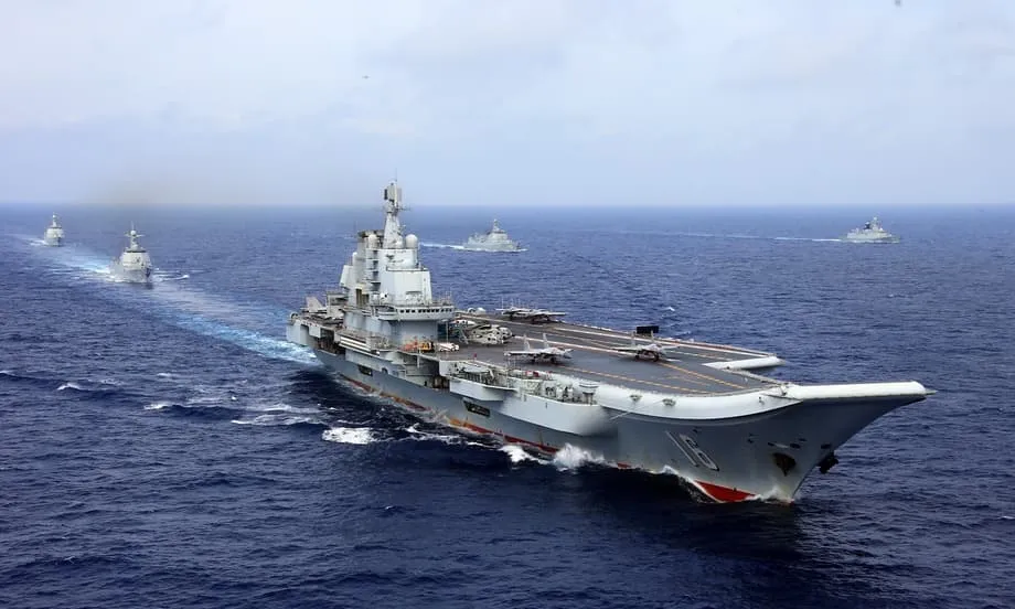 Exercícios do porta-aviões Liaoning perto de Okinawa geram disputa sobre travamento de radar e apelos à calma