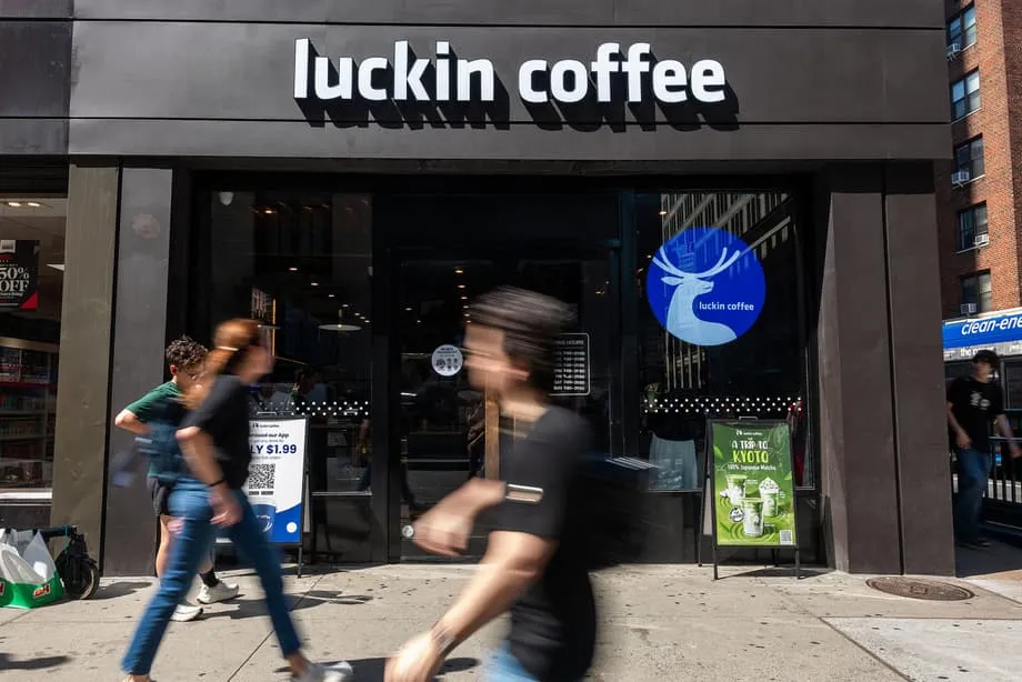 Luckin Coffee mira voltar à bolsa dos EUA após recuperação de cinco anos