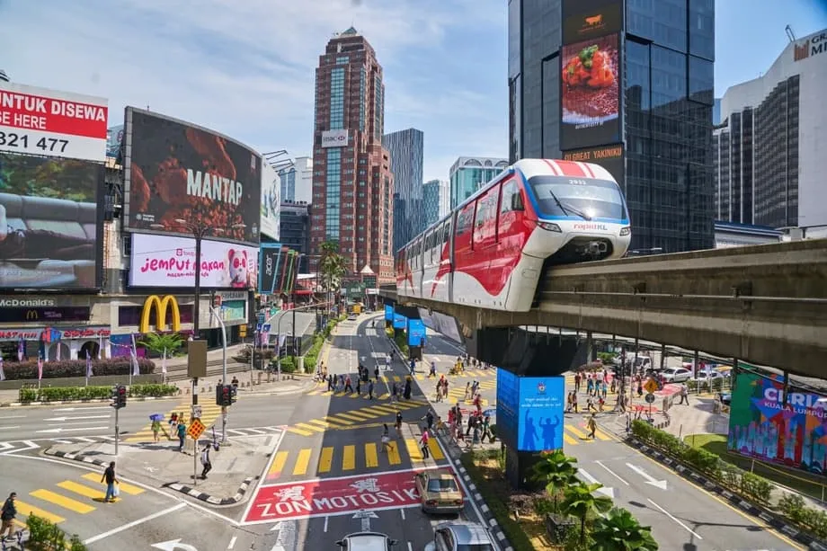 Valorização do ringgit impulsiona boom de viagens e transforma o turismo regional