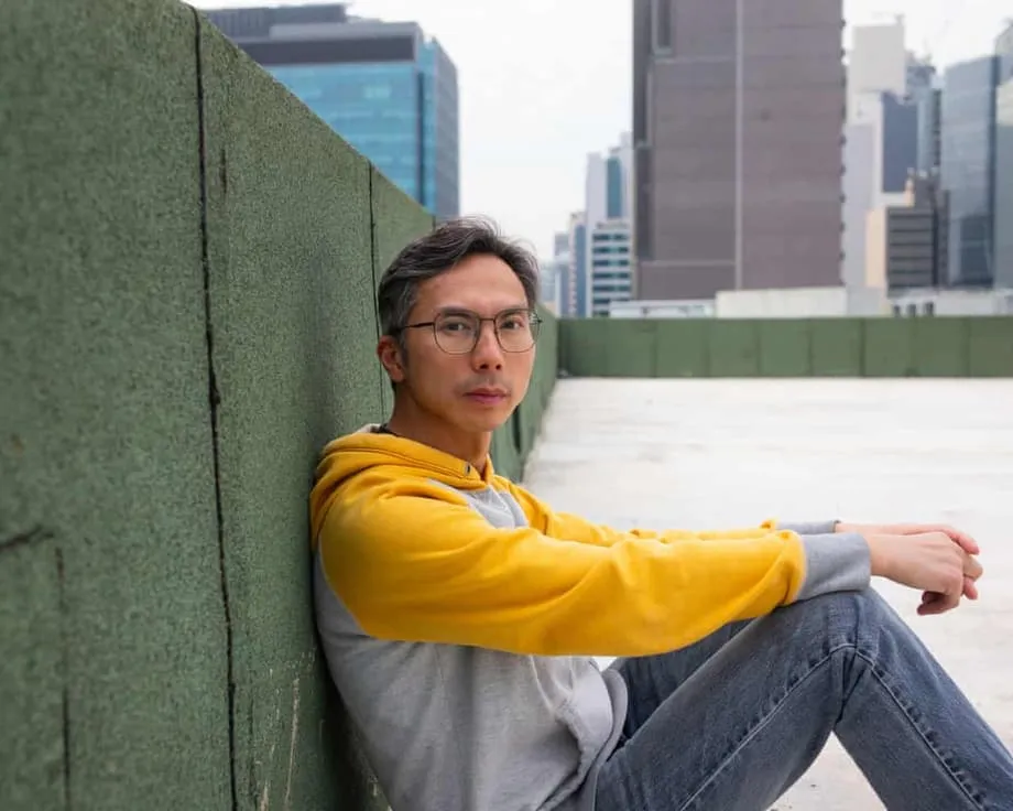 Diretor de Hong Kong Kiwi Chow enfrenta sabotagem profissional por filme dissidente, “Deadline”