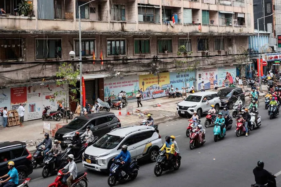 Cidade de Ho Chi Minh vai proibir veículos a gasolina no centro para impulsionar eletrificação