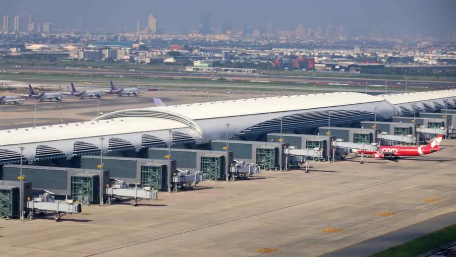 Projeto ferroviário de alta velocidade de US$ 7 bilhões da Tailândia, que ligaria aeroportos, paralisado por disputas políticas