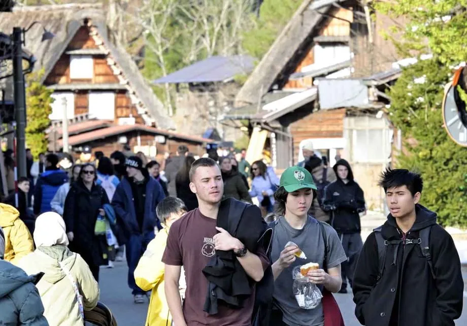 Interior do Japão sob pressão: turismo excessivo ameaça a tranquilidade de vilarejos históricos