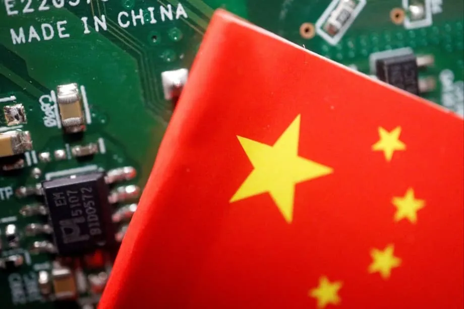 Autossuficiência da China em equipamentos para semicondutores supera metas e sinaliza mudança no cenário tecnológico global