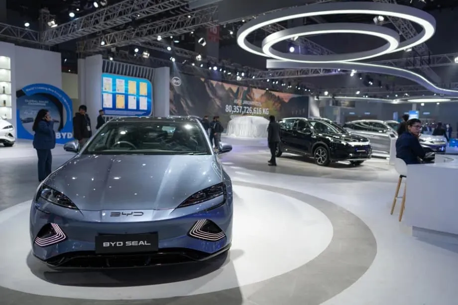 Colapso de US$ 60 bilhões da BYD expõe agravamento da crise no setor de veículos elétricos da China