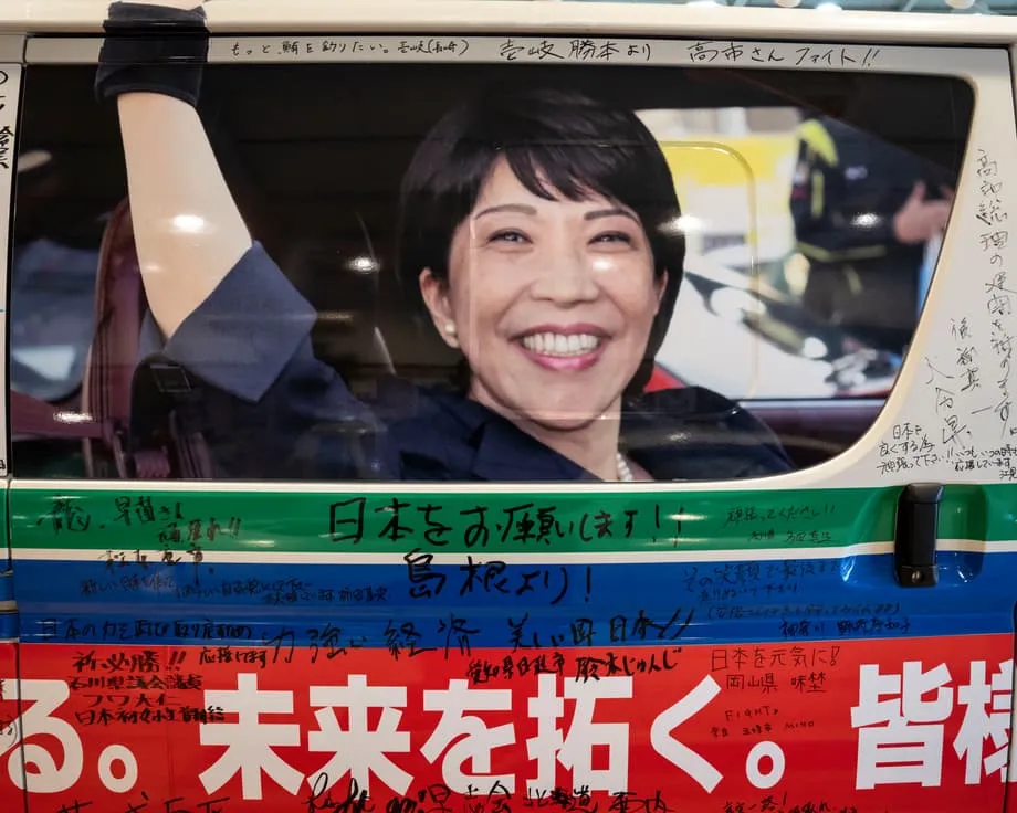 A “Sanamania” impulsiona a primeira premiê do Japão rumo a uma vitória esmagadora nas eleições