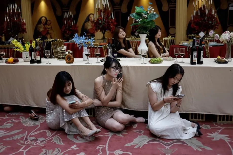 Indústria chinesa de minisséries surge como alternativa de emprego em um mercado de trabalho difícil para recém-formados