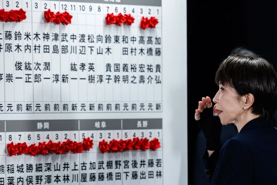 Primeira mulher a governar o Japão conquista supermaioria histórica em eleição esmagadora