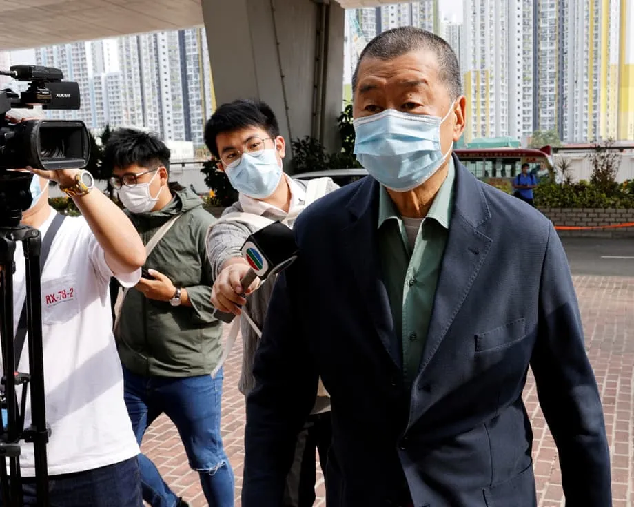 Tribunal de Hong Kong anula condenação de Jimmy Lai por fraude, mas magnata da mídia continua preso
