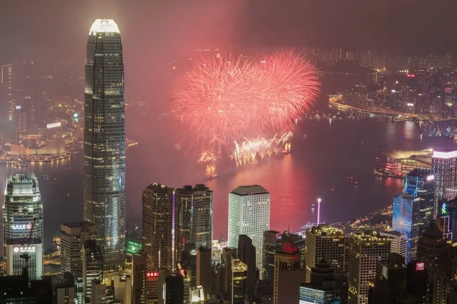 Hong Kong se prepara para se tornar o principal centro financeiro do mundo enquanto a China acelera a internacionalização do yuan