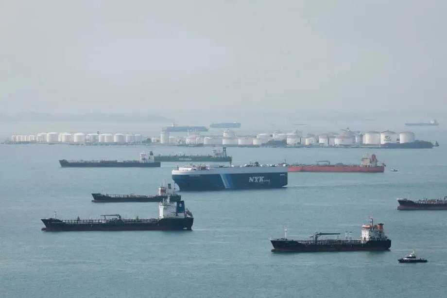 Turbulência da guerra no Irã abala mercado de combustíveis marítimos em Singapura; preços dobram e fornecedores racionam estoques