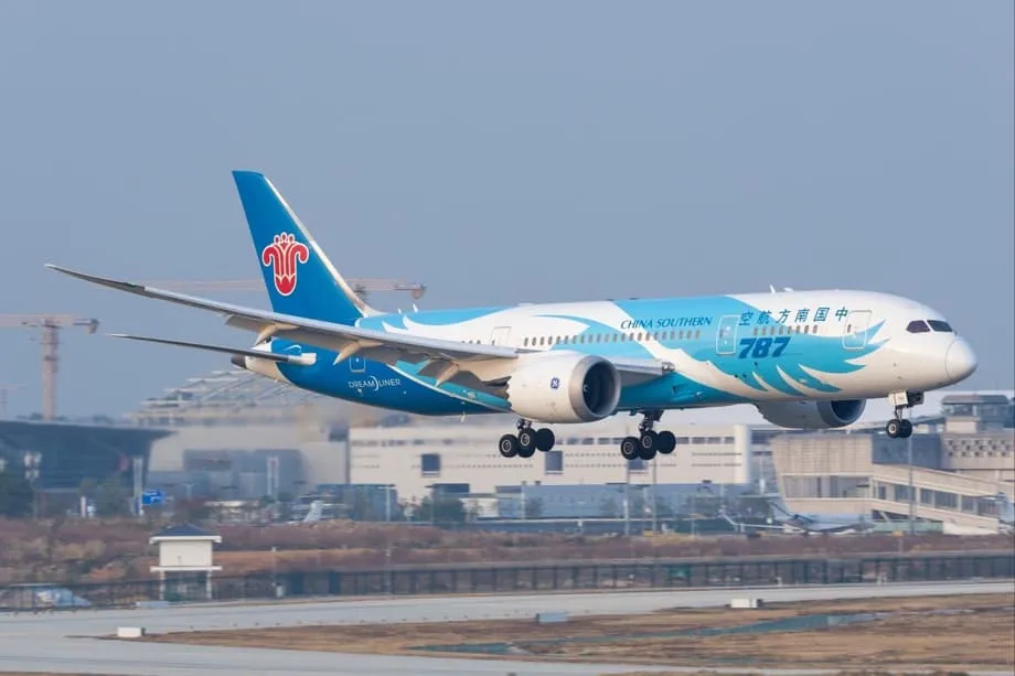 Companhias aéreas chinesas ampliam operações na Europa enquanto rivais ocidentais recuam em meio à crise dos combustíveis