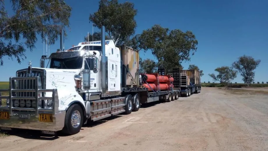 Setor de transporte de cargas da Austrália à beira do colapso com a duplicação dos custos do diesel e o rompimento das cadeias de abastecimento