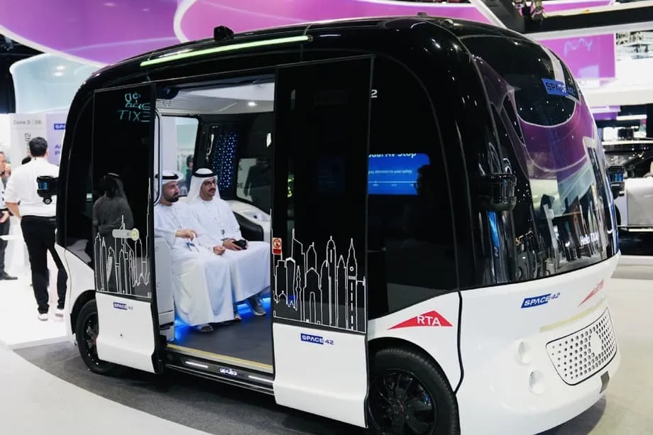 Robotáxis chineses conquistam o Golfo: como o Oriente Médio se tornou o novo campo de batalha da direção autônoma