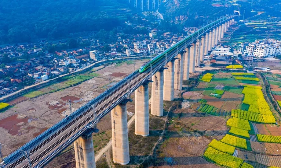 Rota da Seda de Aço: como a ferrovia China-Laos transformou o turismo no Sudeste Asiático
