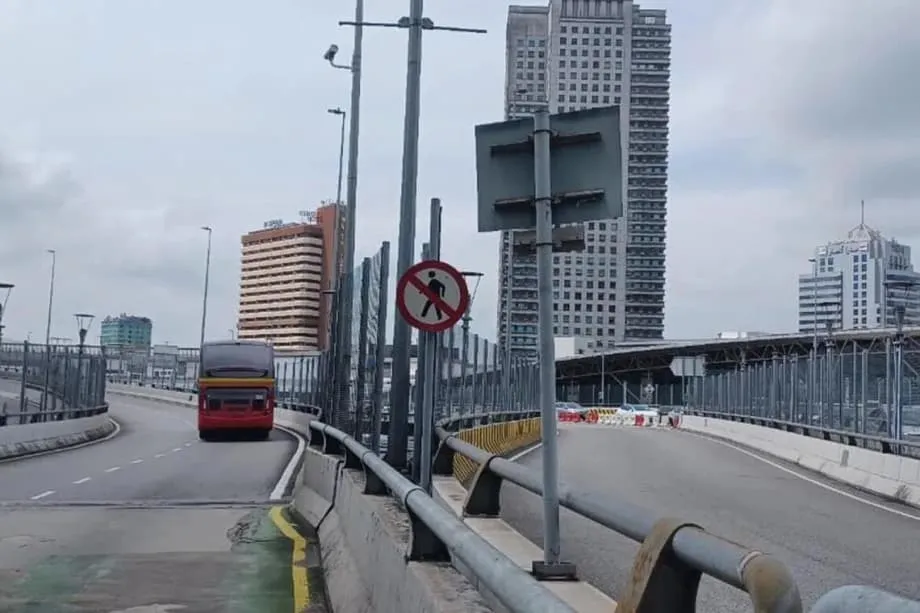 Atravessando a pé a Causeway: por que milhares arriscam cruzar ilegalmente apesar dos novos avisos