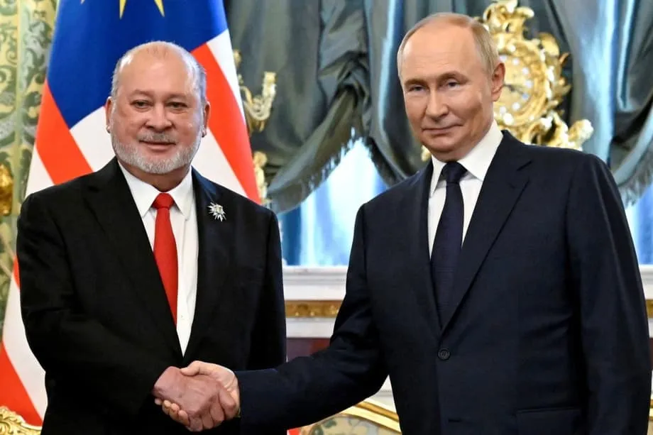 Rei da Malásia chega a Moscou para fortalecer laços petrolíferos durante as celebrações do Dia da Vitória