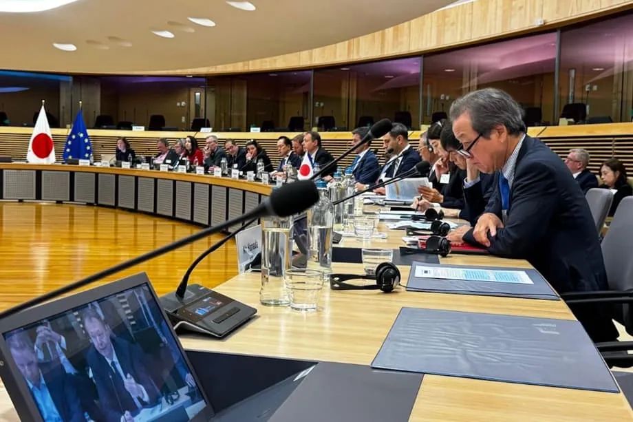 UE e Japão formam aliança para minerais críticos contra domínio chinês nas cadeias de suprimentos
