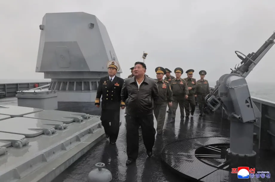 Coreia do Norte prepara artilharia capaz de atingir Seul e incorpora seu primeiro destróier moderno