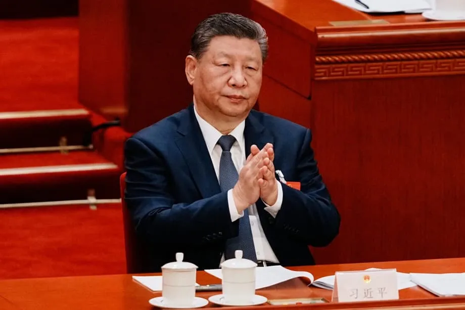 Dívida total da China supera 300% do PIB, ultrapassa a das economias ocidentais e ameaça a estabilidade global