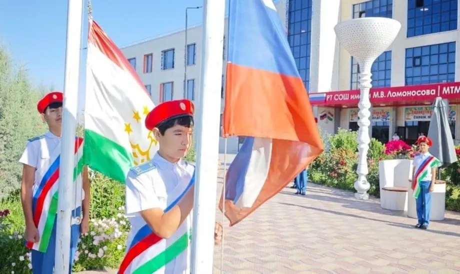 Rússia amplia sua rede de escolas na Ásia Central em meio à intensificação da disputa linguística