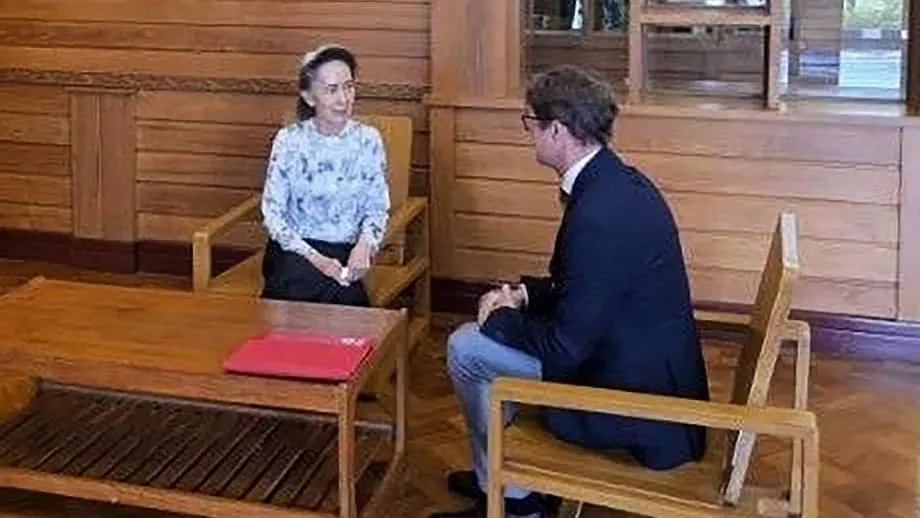 Aung San Suu Kyi se reúne com representante da Cruz Vermelha no primeiro contato confirmado desde o golpe de 2021