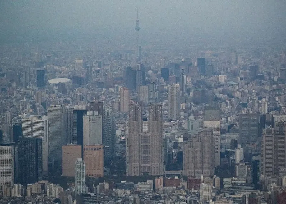 Falências de empresas no Japão devem superar 10 mil em 2025, enquanto pequenas empresas enfrentam pressão dos custos e falta de mão de obra