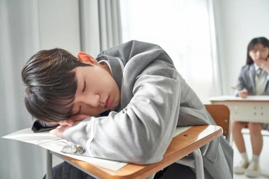Estudantes do ensino médio sul-coreano enfrentam privação de sono e crise de saúde mental sob pressão acadêmica