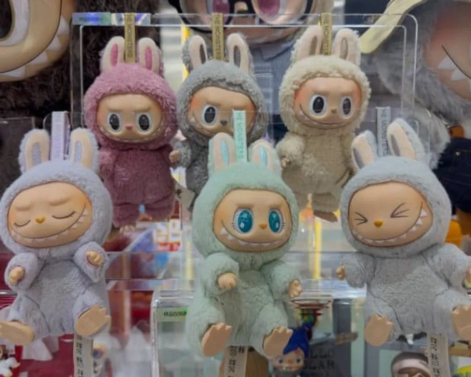 Por trás da febre: denúncias de exploração trabalhista abalam o império dos brinquedos Labubu