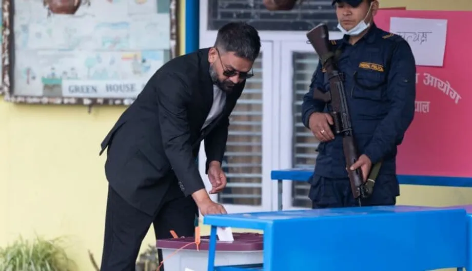 Ex-rapper Balen Shah vence eleições no Nepal com apoio da Geração Z