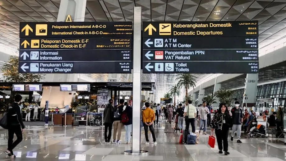 Passagens aéreas domésticas na Indonésia sobem 50% após teto da sobretaxa de combustível aumentar para 38%