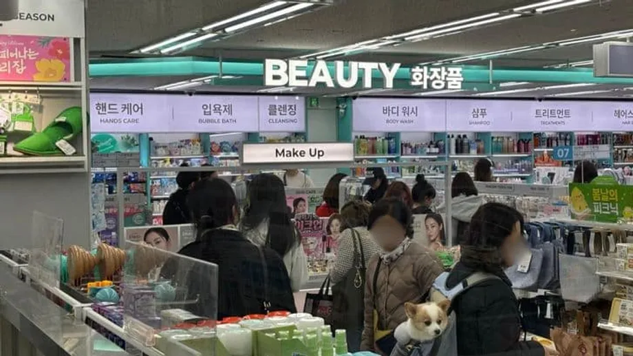 Como a inflação transformou a Daiso de loja de preços baixos em destino de compras para jovens sul-coreanos