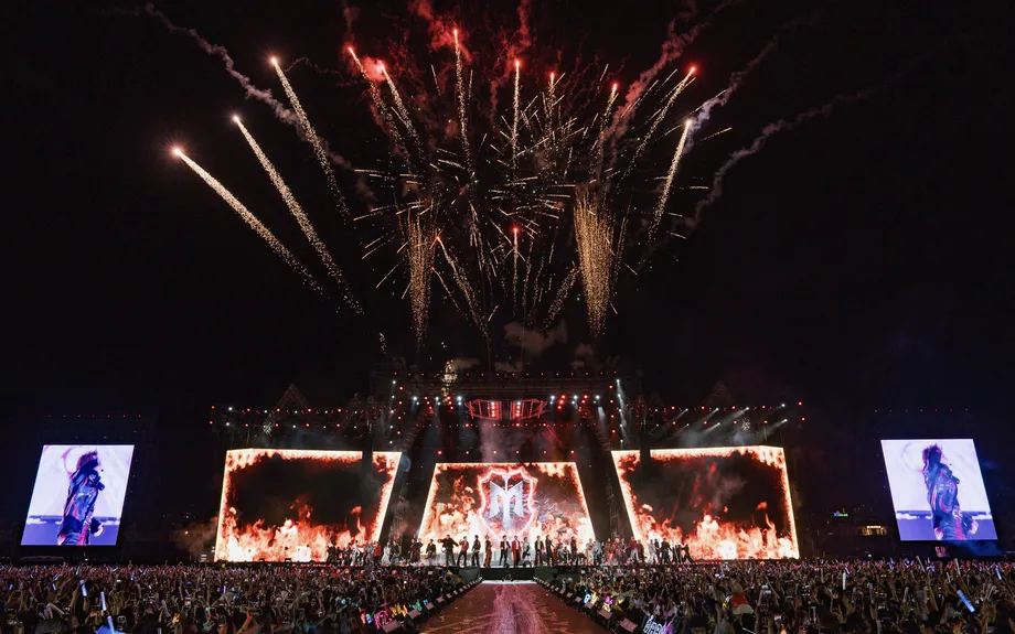 Anh Trai Vượt Ngàn Chông Gai 2026 Opens With 33 Artists, Flying Boat and Nearly 50,000 Fans