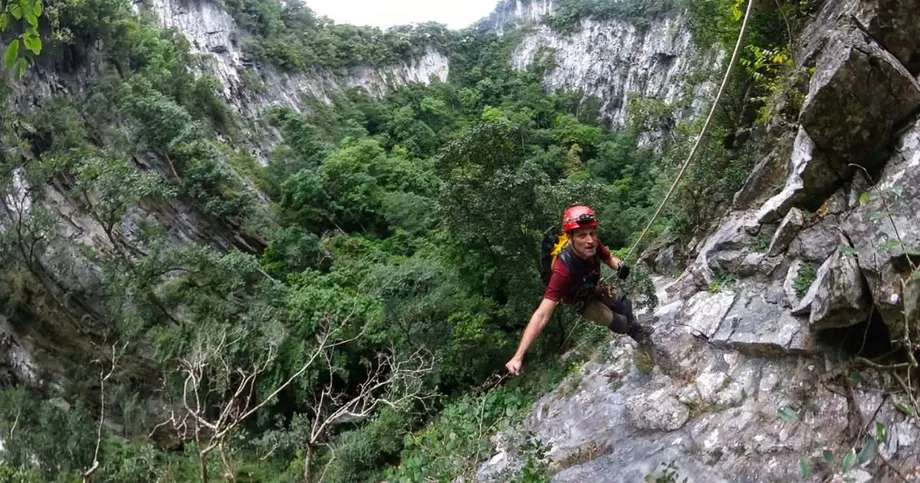 Vietnam Reveals 120-Meter Sinkhole With Forest and Vast Shell Deposits in Phong Nha - Ke Bang
