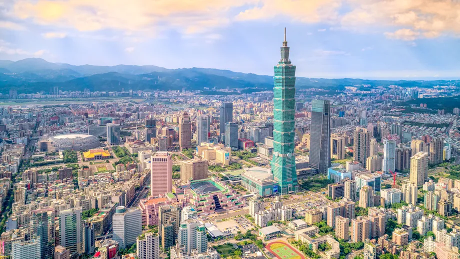 Taiwan Stocks Jump 939 Points as Anthropic IPO Filing Revives AI Buying