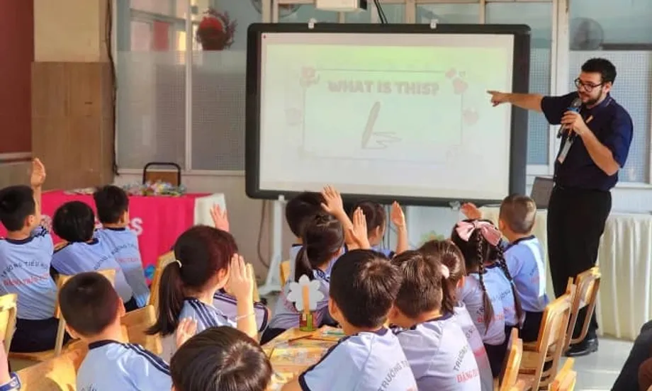 Inglês será obrigatório a partir do 1º ano em todo o Vietnã até 2030